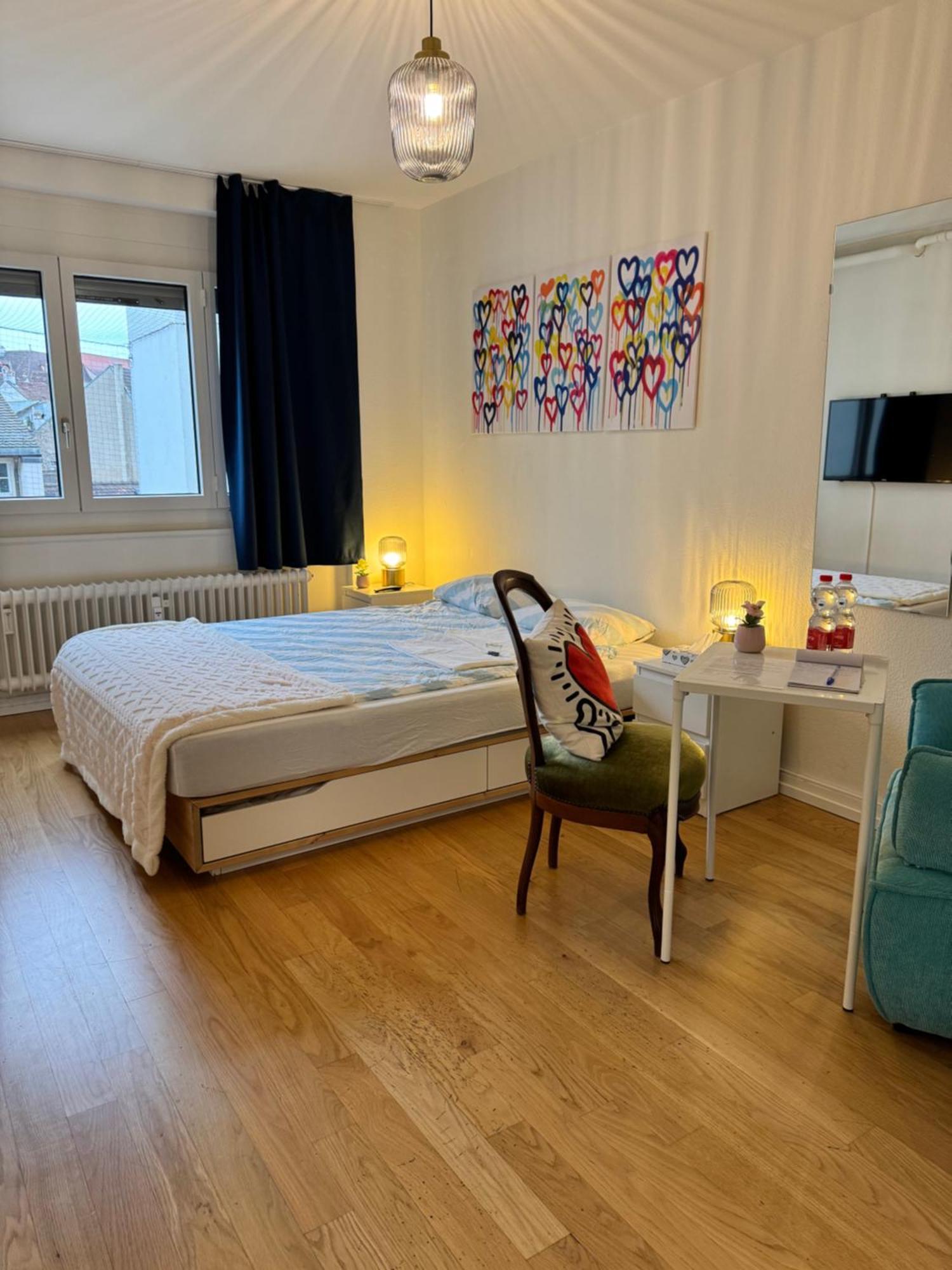 City Center Rooftop Studio With Oldtown View Bâle Extérieur photo